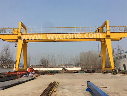 Two 50 ton gantry cranes sent to Italy